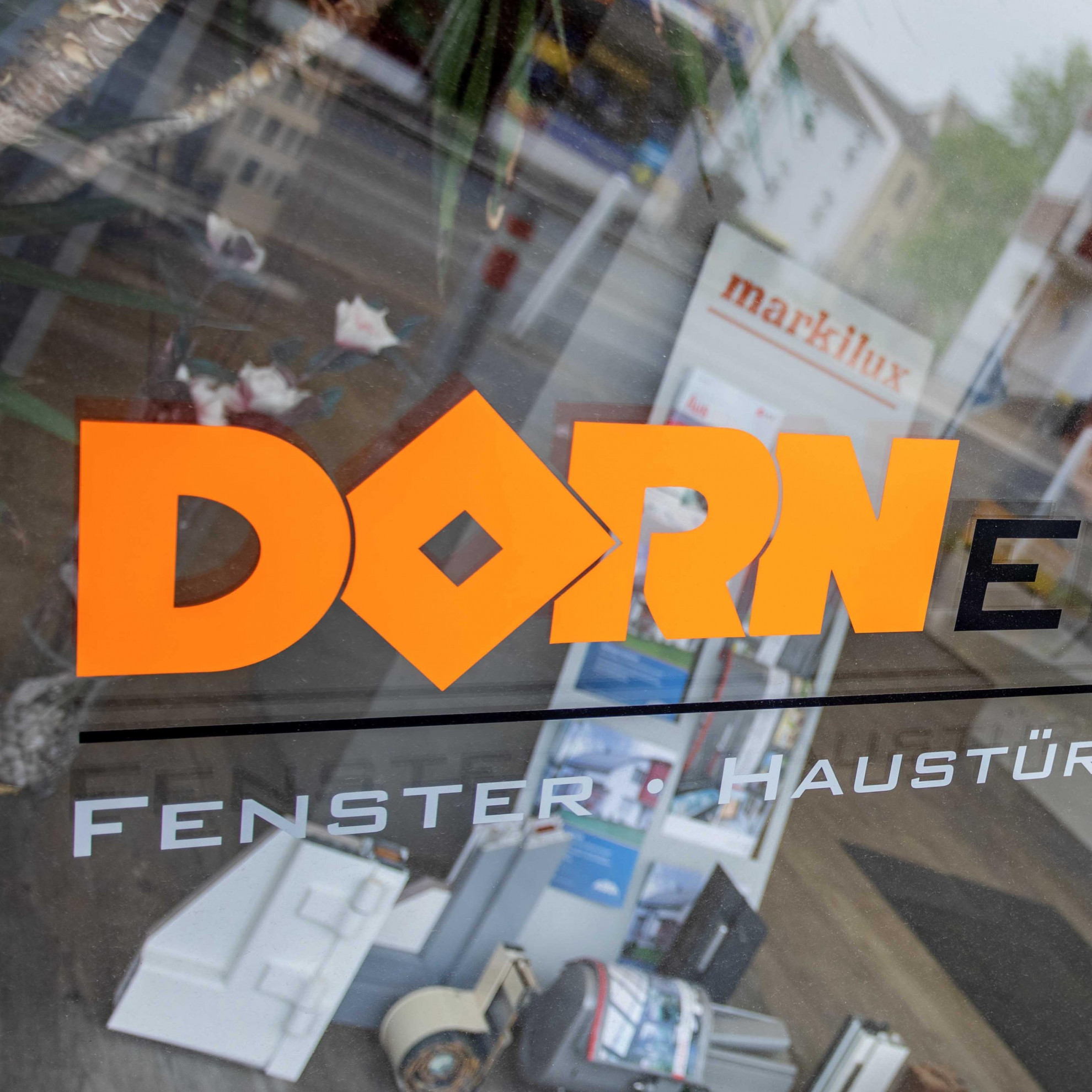 Dorn elemente-bau e.K | Fenster | Türen | Rollläden | Markisen | Essen  